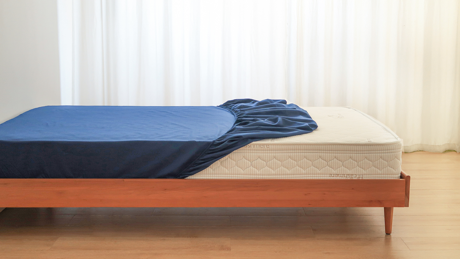 丸洗い済み・イケアのマットレス（ダブル）、おまけでベッド、ベッド
